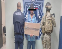 Detiene Policía Municipal a hombre armado y a dos mujeres por robo a comercio