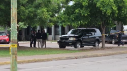 Gobernador confirma ataque a balazos en base de la Policía Municipal en Valle Alto
