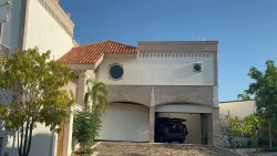 Vandalizan y prenden fuego a residencias en Colinas de San Miguel, en Culiacán