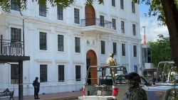 Muere joven atacado a balazos frente al Ayuntamiento de Navolato