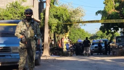 Ataque armado deja un adolescente muerto y cuatro personas heridas en Villa Juárez, Navolato