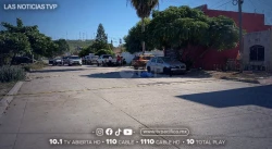 Hombre es arrollado mientras empujaba una camioneta doble rodada en Los Cocos de Los Mochis