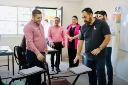 ¡Por un mejor aprendizaje! José Paz López compromete mobiliario para secundaria de Badiraguato