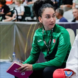 Entrenadora sonorense hace historia en el karate mundial 