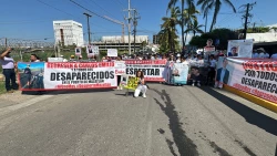 Se manifiestan para exigir la localización de Carlos Emilio y de decenas de desaparecidos en Mazatlán