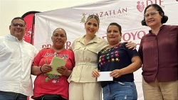 Reciben apoyo económico madres solteras de Mazatlán