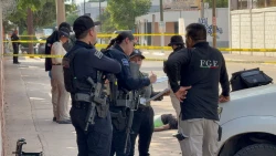 Ejecutan a hombre frente a escuela primaria en Aguaruto, en Culiacán; le dejan mensaje en una cartulina