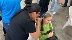 Entregan 240 auxiliares auditivos a personas del sur de Sinaloa