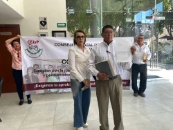 Jubilados y pensionados de Gobierno del Estado exigen igualar pago de aguinaldo a 66 días