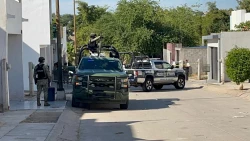 Atacan a balazos a agente de Tránsito Municipal afuera de su domicilio en Culiacán