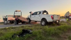 FGJES investiga el accidente de una camioneta con trabajadores de construcción