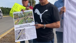 Vecinos del sur de Los Mochis toman nuevamente el bulevar Rosales en protesta por las áreas verdes
