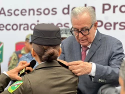 Brindan ascensos y condecoraciones a Fuerzas Armadas en Culiacán