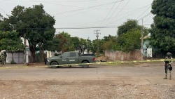 Hallan cadáver envuelto en plásticos en la Libertad, en Culiacán