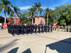 Entregan reconocimientos a policías y custodios en Sinaloa