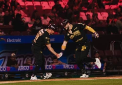 Tomateros barre a Tucson y está firme en el liderato