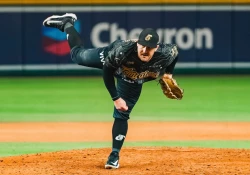 Tomateros blanquea 8-0 a Algodoneros y se queda con la serie