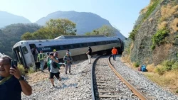 Tren del Corredor Interoceánico se descarrila en Oaxaca;
