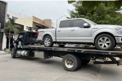 Aseguran armas de alto poder, municiones y una camioneta tras cateo en Portalegre, Culiacán