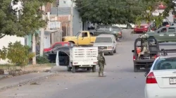 Enfrentamiento y persecución entre civiles y Ejército, deja un detenido y una mujer lesionada en Culiacán