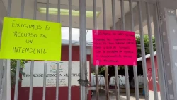 Padres de familia cierran el CAM #9 de Escuinapa por falta de intendente