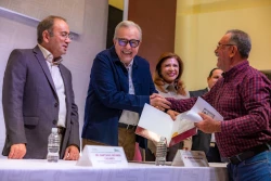 Entrega Rocha Moya gratificaciones en COBAES