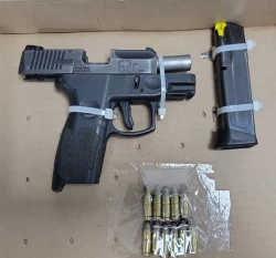 Policías Estatales y Marina detienen a pareja armada en Cajeme