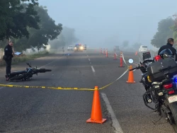 Adulto mayor muere tras ser embestido y derrapar en motocicleta en Navolato
