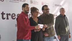 Entregan 9 mil 900 trajeadas del Bienestar a adultos mayores