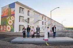 Durazo y Sheinbaum entregan primeras casas del Bienestar en Sonora; meta sube a 65 mil viviendas