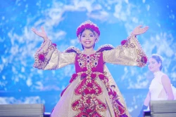 Coronan a Eileen Cruz como la Reina Infantil del Carnaval de Mazatlán 2026