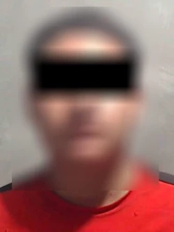 Detienen a joven por conducir unidad con placas sobrepuestas