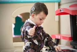 En el marco del Día Internacional del Implante Coclear, se han aplicado 78 a niñas, niños y adolescentes