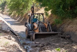 Mantienen activo programa de limpieza y desazolve de arroyos pluviales en el municipio de Culiacán