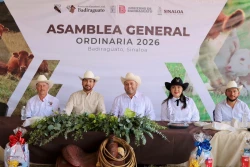 José Paz López Elenes compromete apoyo a ganaderos de Badiraguato