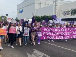 “Ni una más, ni una más, ni una asesinada más”: Marcha 8M en Culiacán