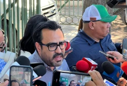 Centros comunitarios de ‘México Imparable’ estarán listos para agosto y canchas de fútbol para mayo: Juan de Dios Gámez