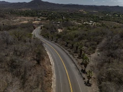 Sinaloa alista carreteras a destinos turísticos para Semana Santa