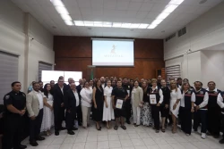 Entregan medalla de Jornadas Heroicas a Bomberos Mazatlán y a ciudadano José Rodolfo Olivo