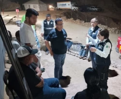 Redoblan labores de rescate de tres trabajadores que tienen casi una semana atrapados en mina en Rosario, Sinaloa