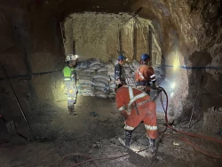 Refuerzan seguridad estructural en Mina Santa Fe, para avanzar en rescate de tres mineros atrapados desde hace 8 días