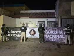 FGJES ejecuta cateo en Ciudad Obregón y asegura soluciones intravenosas