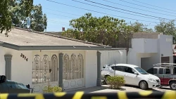 Balean vivienda y abandonan vehículo robado en la colonia Pemex, en Culiacán