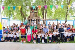José Paz López entrega área recreativa en kínder de Badiraguato 