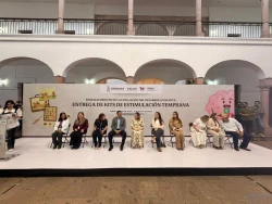 Entregan en Sinaloa kits de estimulación temprana a sistemas de salud