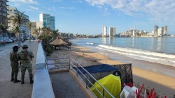 Mar arroja cuerpo de joven nadador desaparecido en Mazatlán