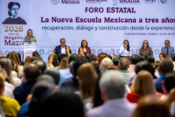 Reconocen a la comunidad educativa en Sinaloa