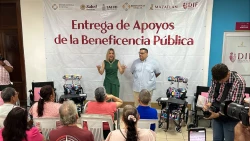 Entregan apoyos a través de la Beneficencia Pública en Mazatlán