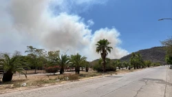 Se mantiene activo incendio en el Basurón Municipal de Mazatlán