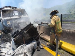 Al menos 10 personas mueren tras choque múltiple en la autopista Guadalajara-Tepic